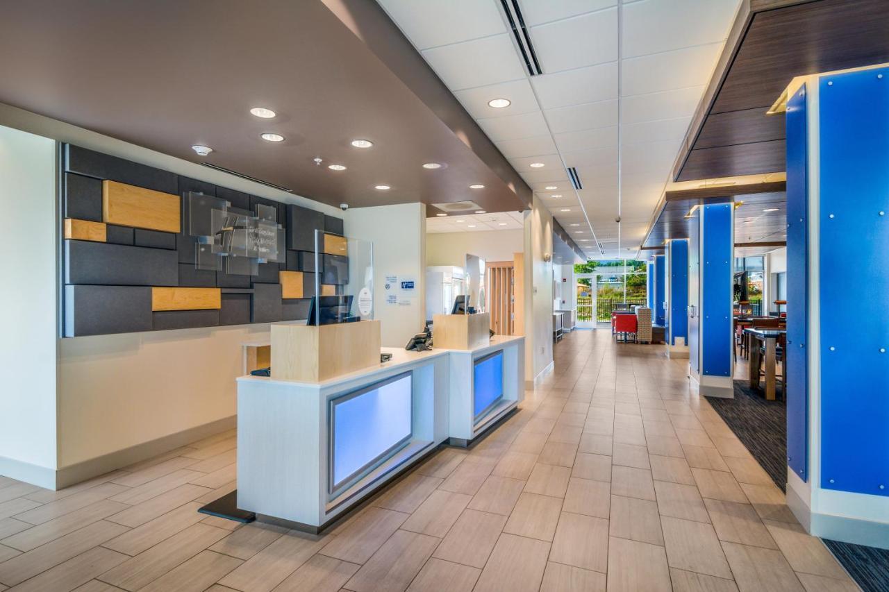 Holiday Inn Express & Suites - Asheboro By Ihg Dış mekan fotoğraf